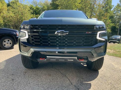 Used 2024 Chevrolet Tahoe Z71 w/ Z71 Off-Road Package image 6