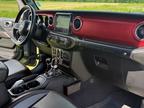 Used 2021 Jeep Wrangler Unlimited Rubicon AWD/4WD image 9