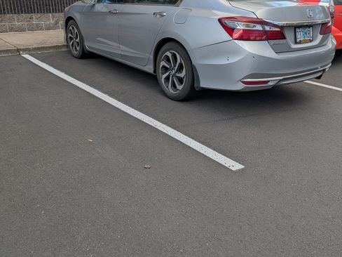 Used 2017 Honda Accord EX-L image 12