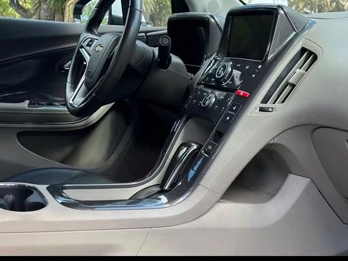 Used 2015 Chevrolet Volt image 10