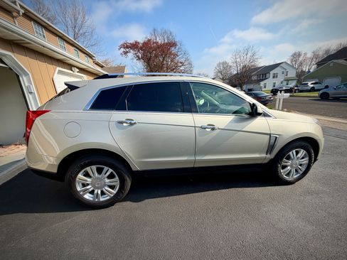 Used 2015 Cadillac SRX Luxury image 5