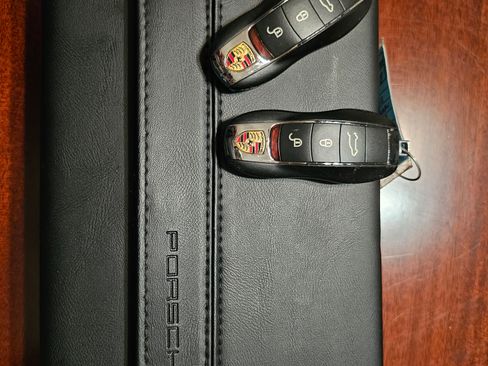 Used 2016 Porsche Macan Turbo image 32