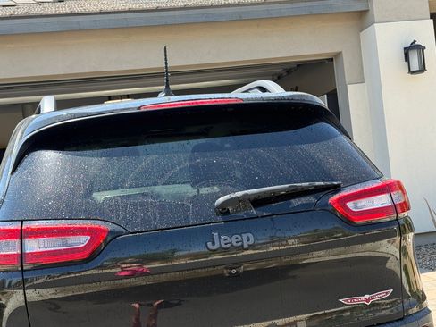 Used 2014 Jeep Cherokee Trailhawk w/ Comfort/Convenience Group AWD/4WD image 10