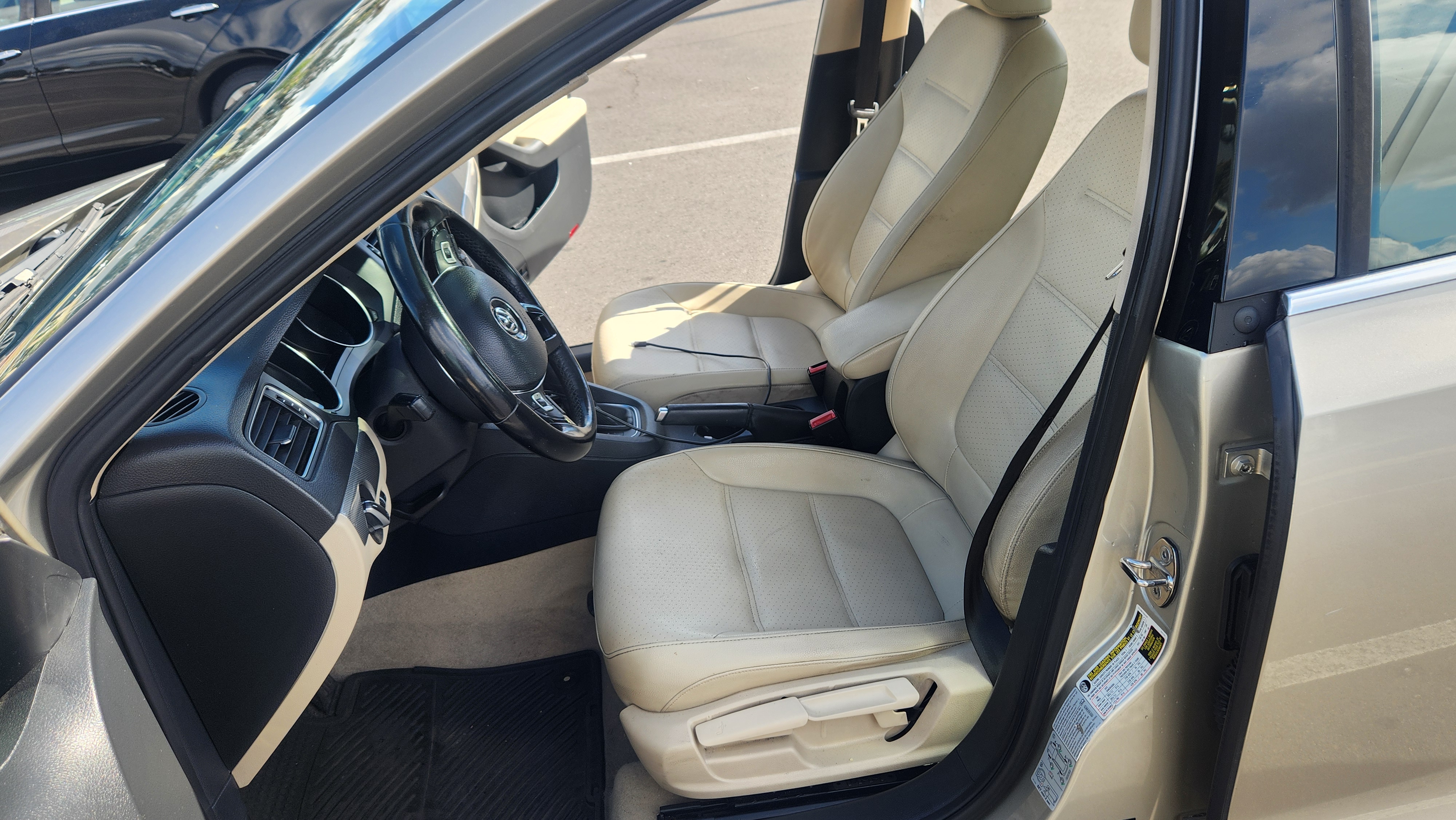 Used 2015 Volkswagen Jetta SE FWD image 9