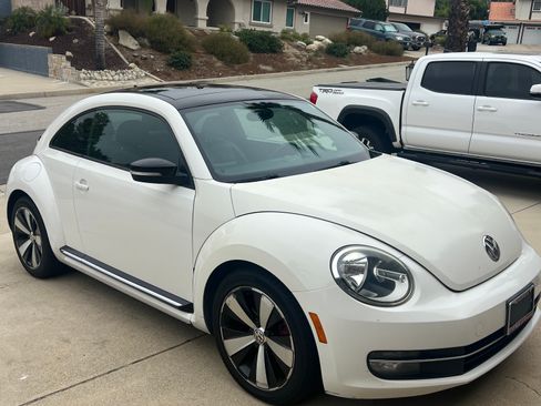 Used 2012 Volkswagen Beetle 2.0T FWD image 1