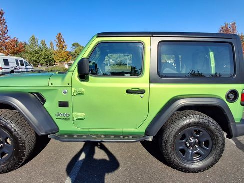 Used 2018 Jeep Wrangler Sport image 4