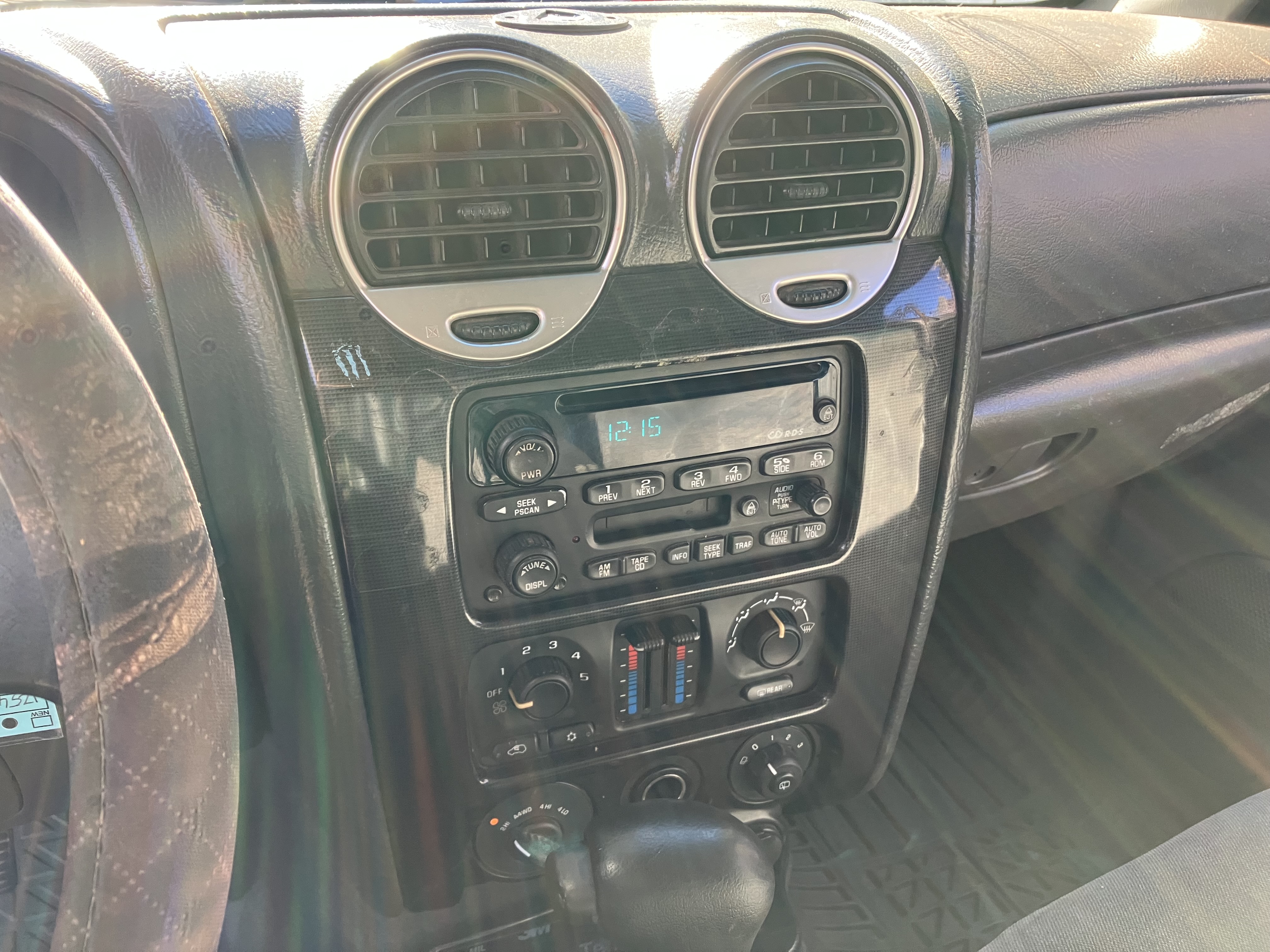Used 2003 GMC Envoy XL SLE w/ 1SB Preferred Equipment Group AWD/4WD image 16