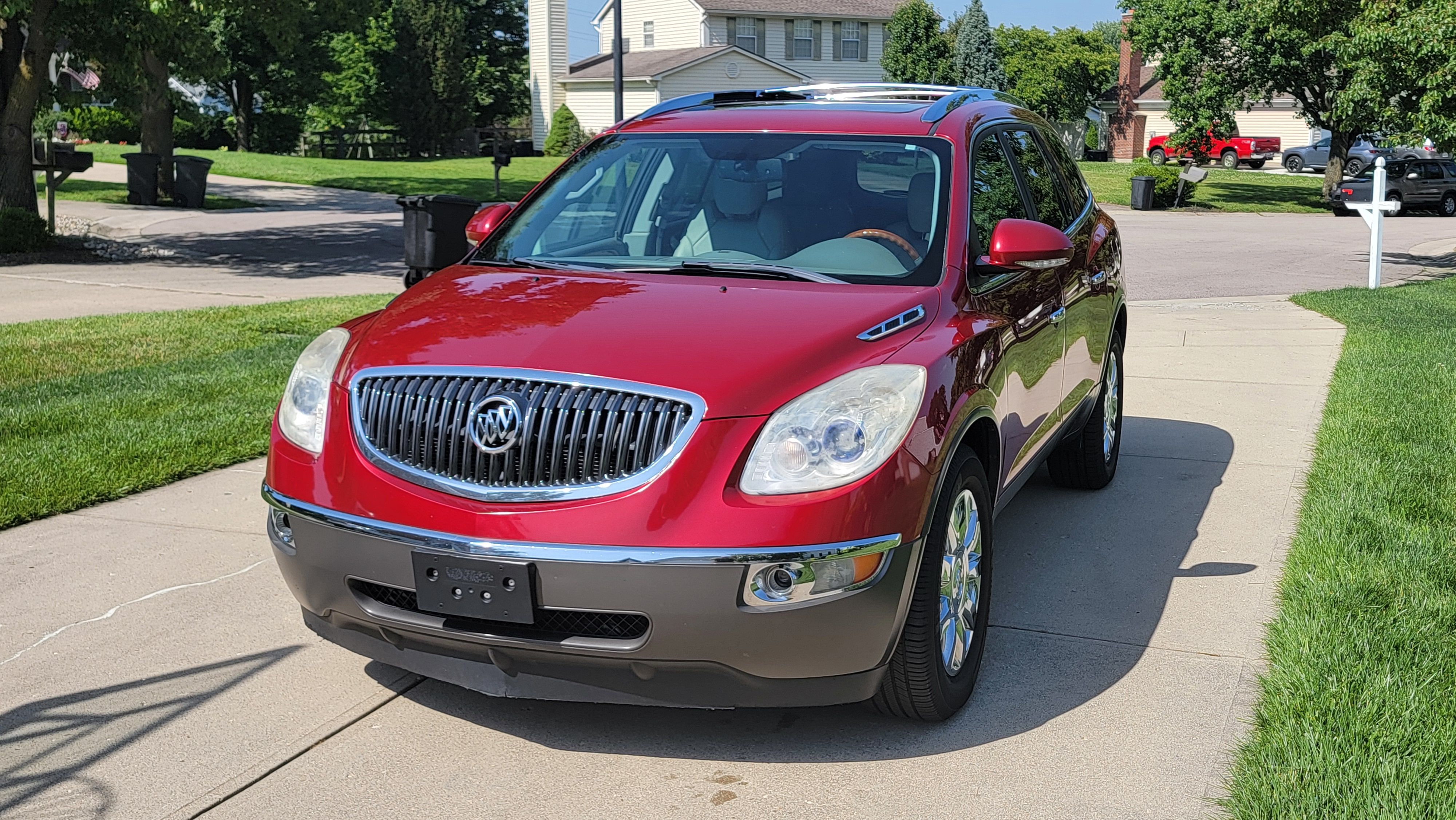 Used 2012 Buick Enclave Leather FWD image 1