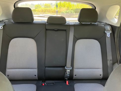 Used 2018 Hyundai Kona SEL FWD image 8