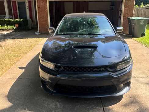 Used 2019 Dodge Charger Scat Pack RWD image 5