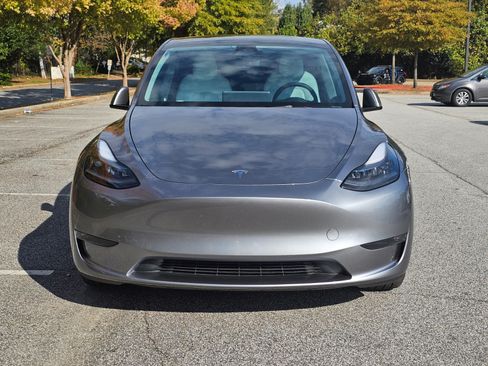 Used 2024 Tesla Model Y Long Range image 18