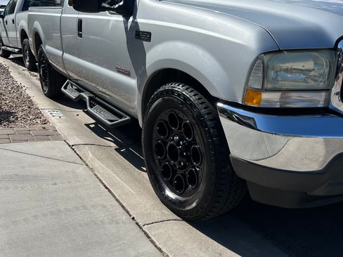 Used 2004 Ford F350 Lariat RWD image 1