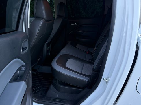 Used 2021 Chevrolet Colorado Z71 w/ Safety Package image 18