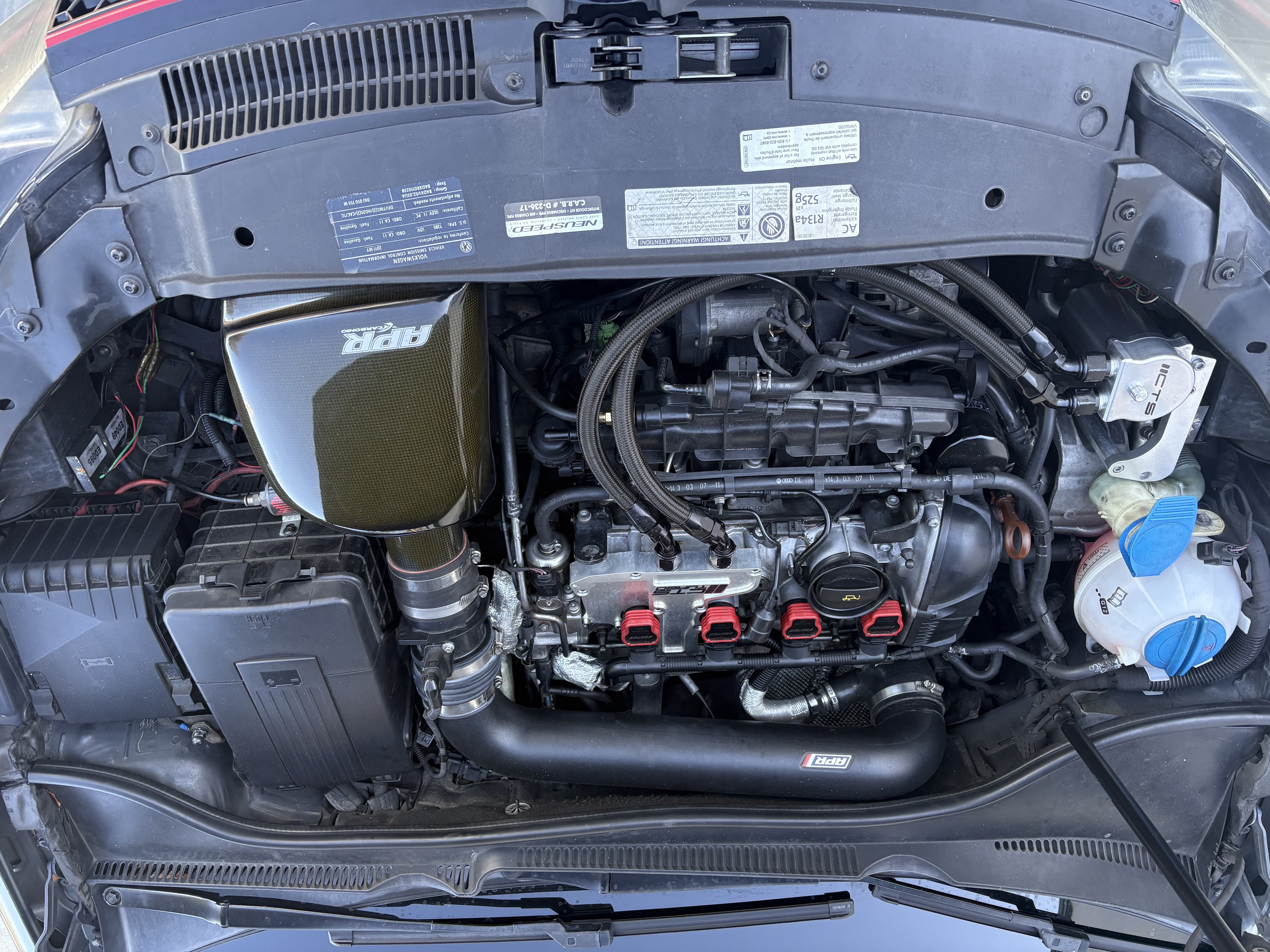 Used 2011 Volkswagen Golf 4-Door FWD image 9