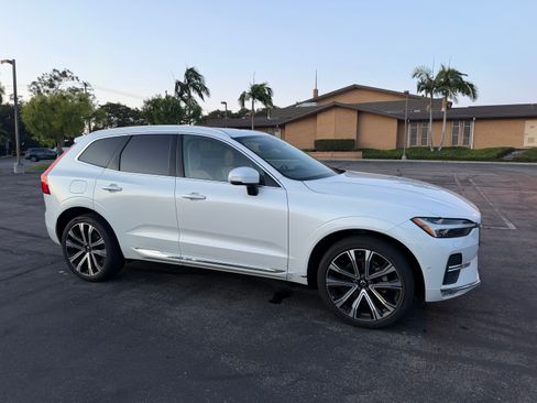 Used 2023 Volvo XC60 B5 Ultimate w/ Climate Package FWD image 2