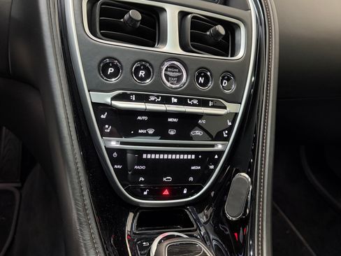Used 2018 Aston Martin DB11 V12 RWD image 13