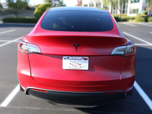 Used 2020 Tesla Model Y Performance image 8