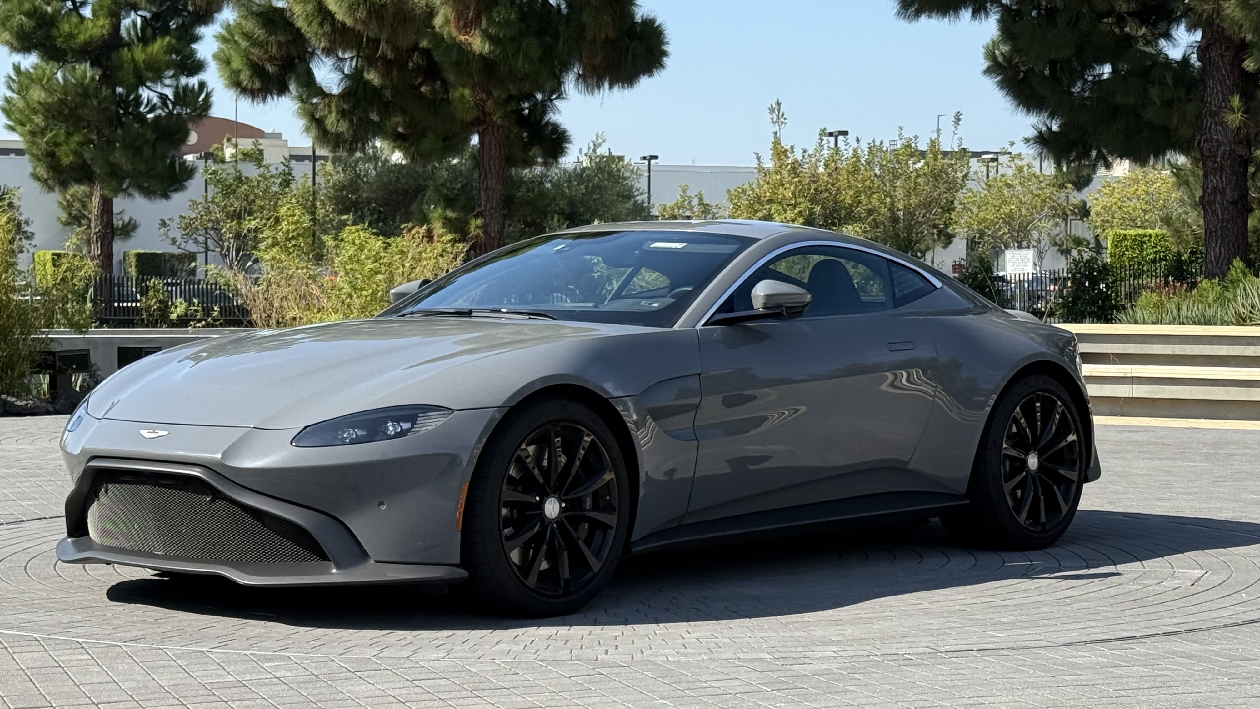 Used 2020 Aston Martin V8 Vantage Coupe RWD image 4