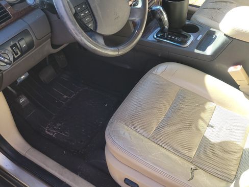 Used 2008 Ford Taurus Limited image 12