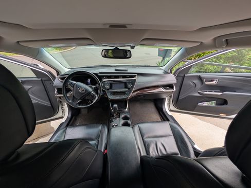 Used 2013 Toyota Avalon XLE Premium FWD image 11