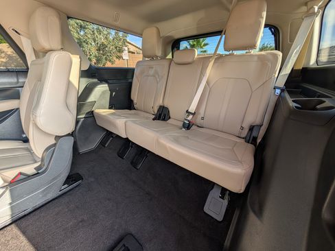 Used 2022 Ford Expedition Max Limited image 13