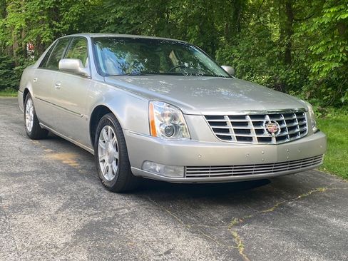 Used 2008 Cadillac DTS image 14