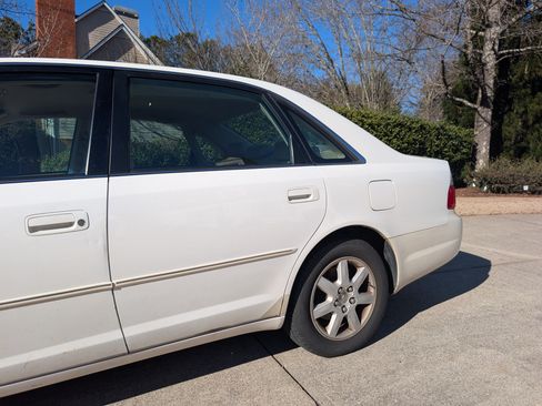 Used 2004 Toyota Avalon XL image 10