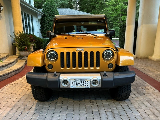 Used 2014 Jeep Wrangler Unlimited Sahara w/ Connectivity Group AWD/4WD image 2