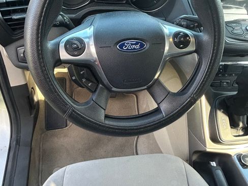 Used 2016 Ford Escape SE w/ Equipment Group 201A image 9