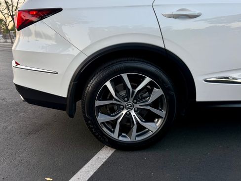 Used 2022 Acura MDX SH-AWD w/ Technology Package image 11
