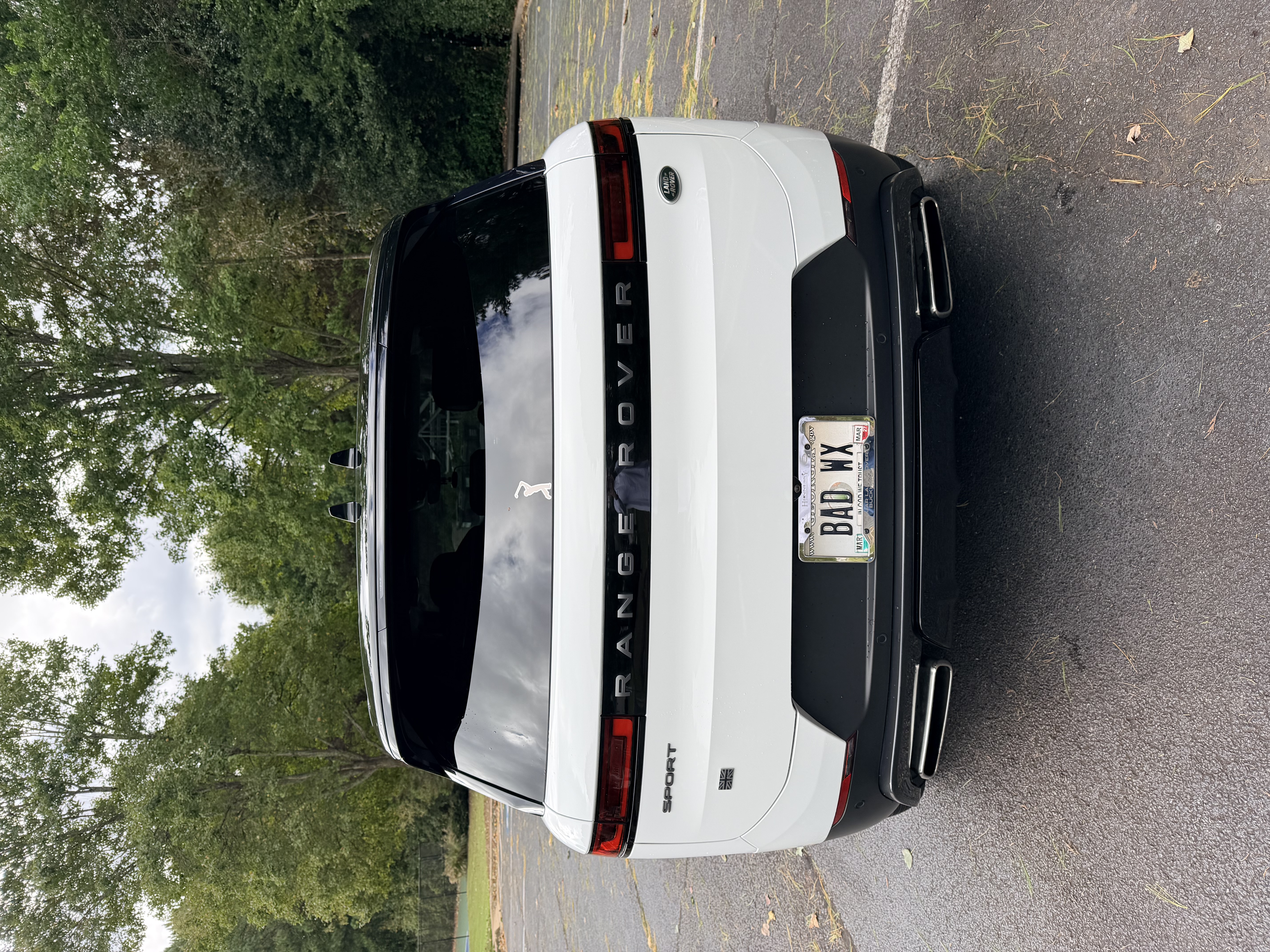Used 2023 Land Rover Range Rover Sport SE AWD/4WD image 9
