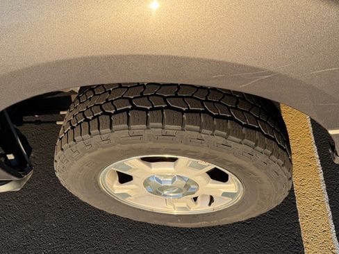 Used 2011 Ford F150 XLT image 12