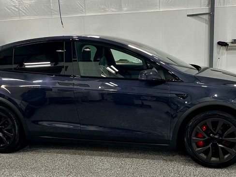 Used 2023 Tesla Model X Plaid image 6