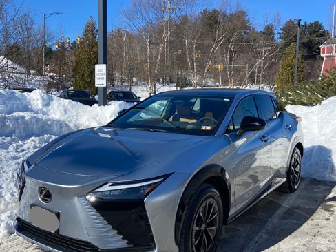 Used 2026 Lexus RZ 450e 450e Premium Sport Utility 4D w/ Technology Package image 4