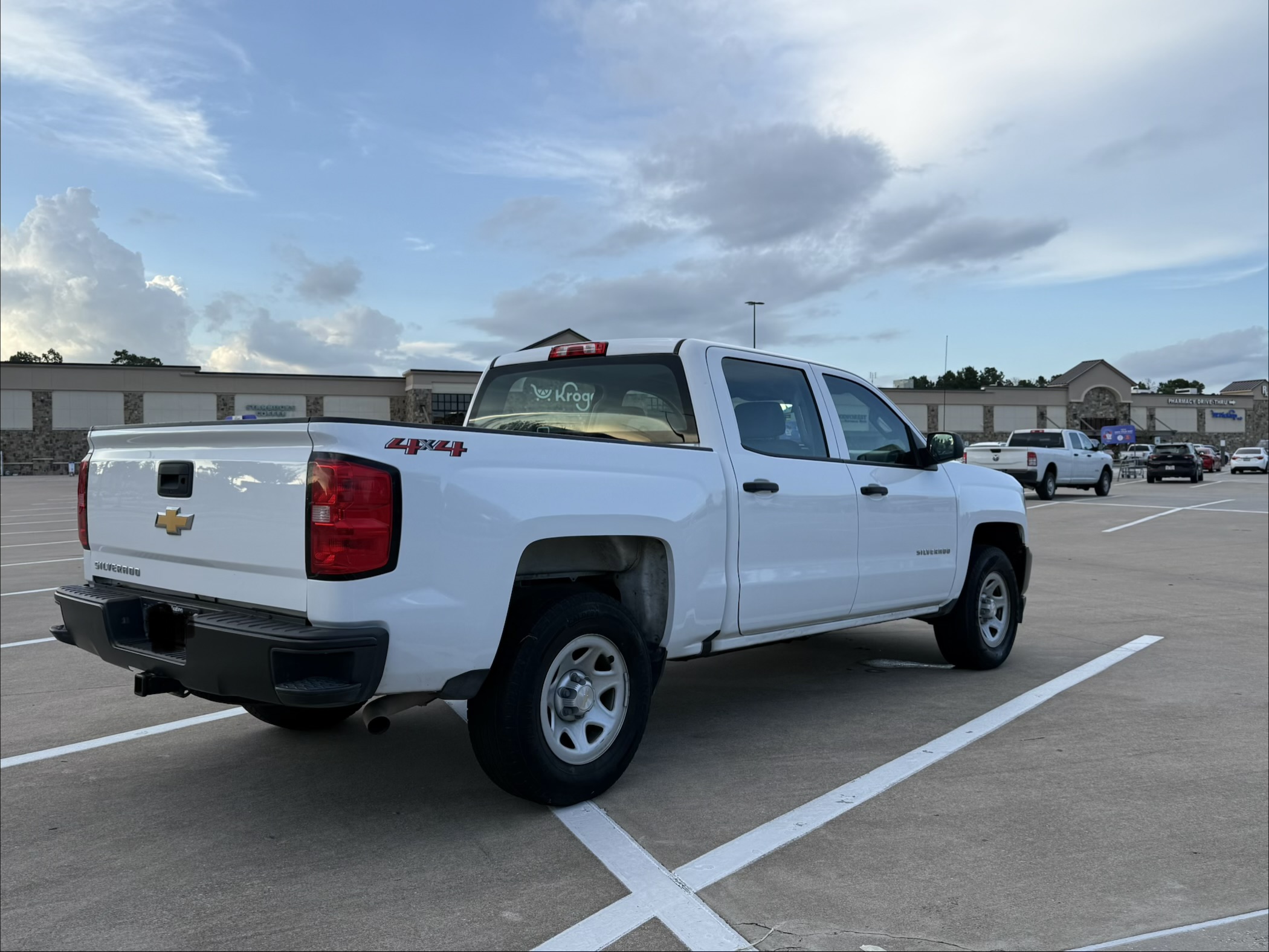 Used 2018 Chevrolet Silverado 1500 W/T w/ Trailering Package AWD/4WD image 9