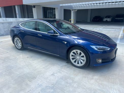 Used 2017 Tesla Model S 75D AWD/4WD image 2
