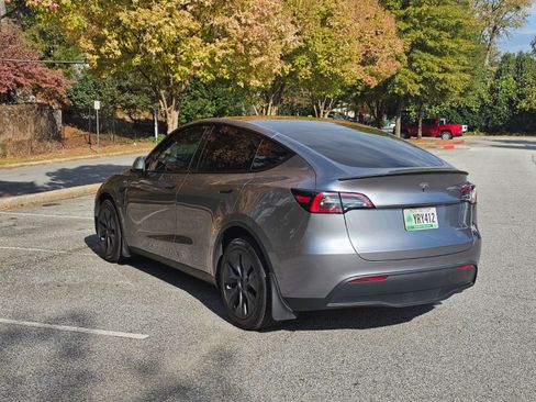 Used 2024 Tesla Model Y Long Range image 23