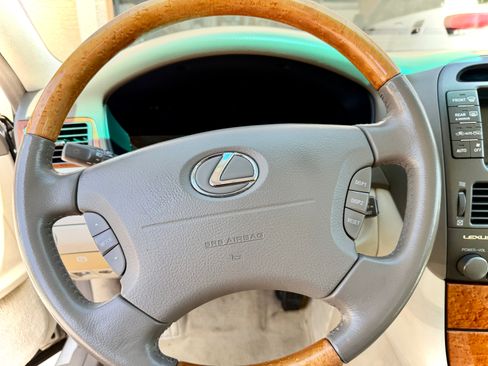 Used 2002 Lexus LS 430 RWD image 6