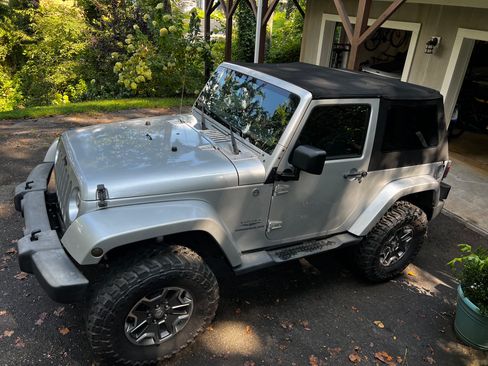 Used 2007 Jeep Wrangler Sahara AWD/4WD image 13