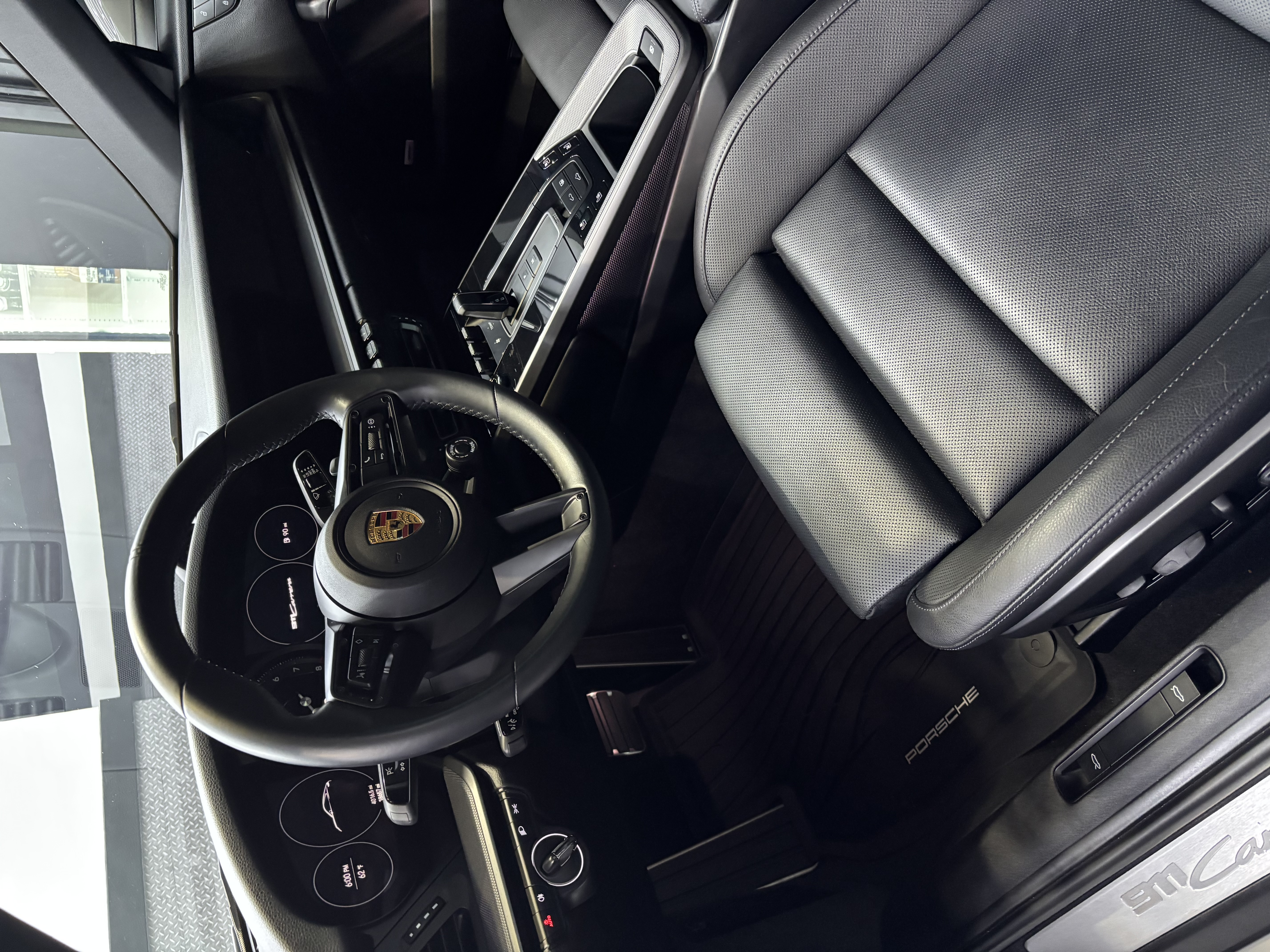 Used 2022 Porsche 911 Carrera image 12