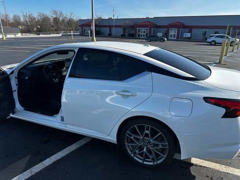 Used 2024 Nissan Altima 2.0 SR image 6