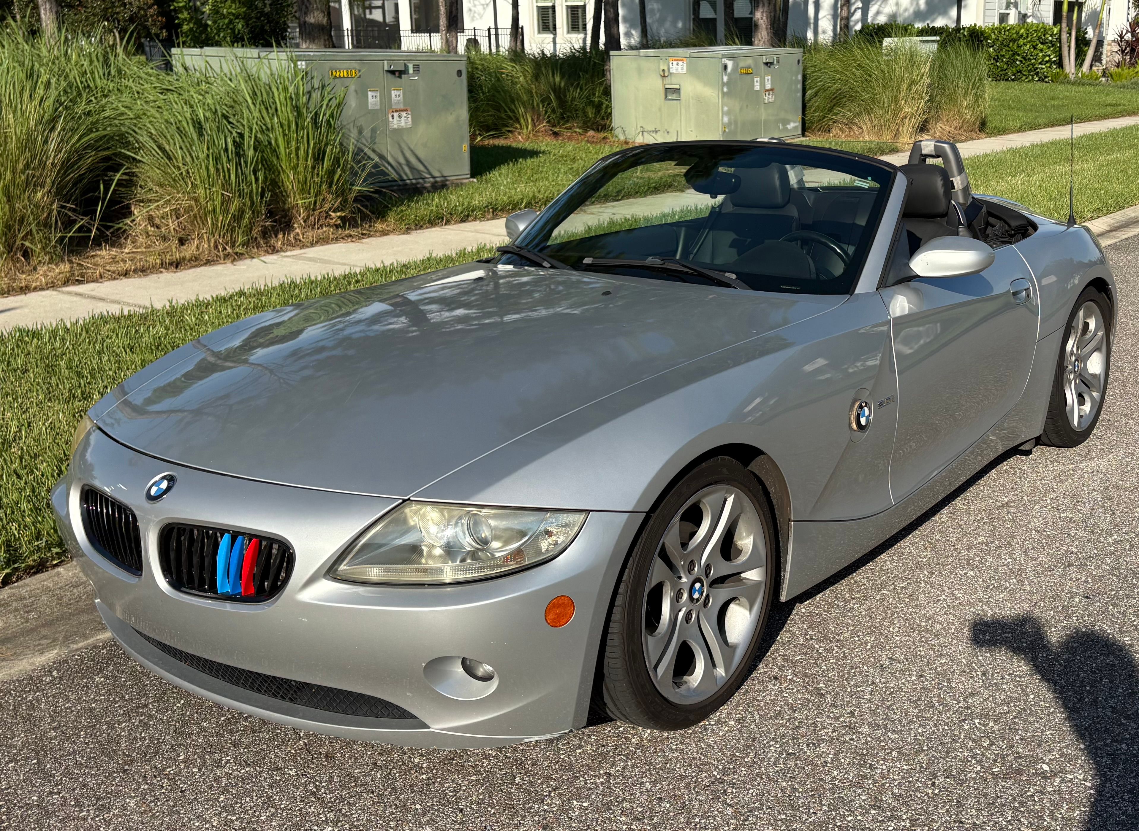 Used 2005 BMW Z4 3.0i RWD image 1