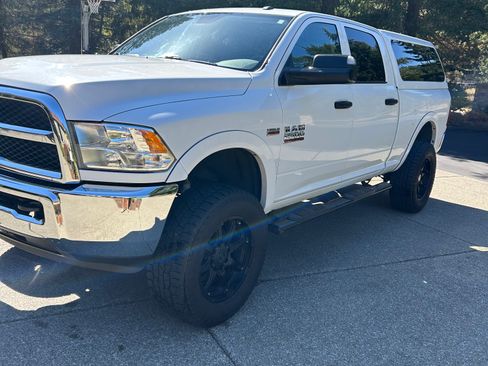 Used 2018 RAM 2500 Tradesman w/ Chrome Appearance Group image 4