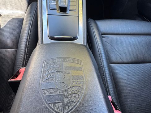 Used 2015 Porsche 911 Cabriolet image 24