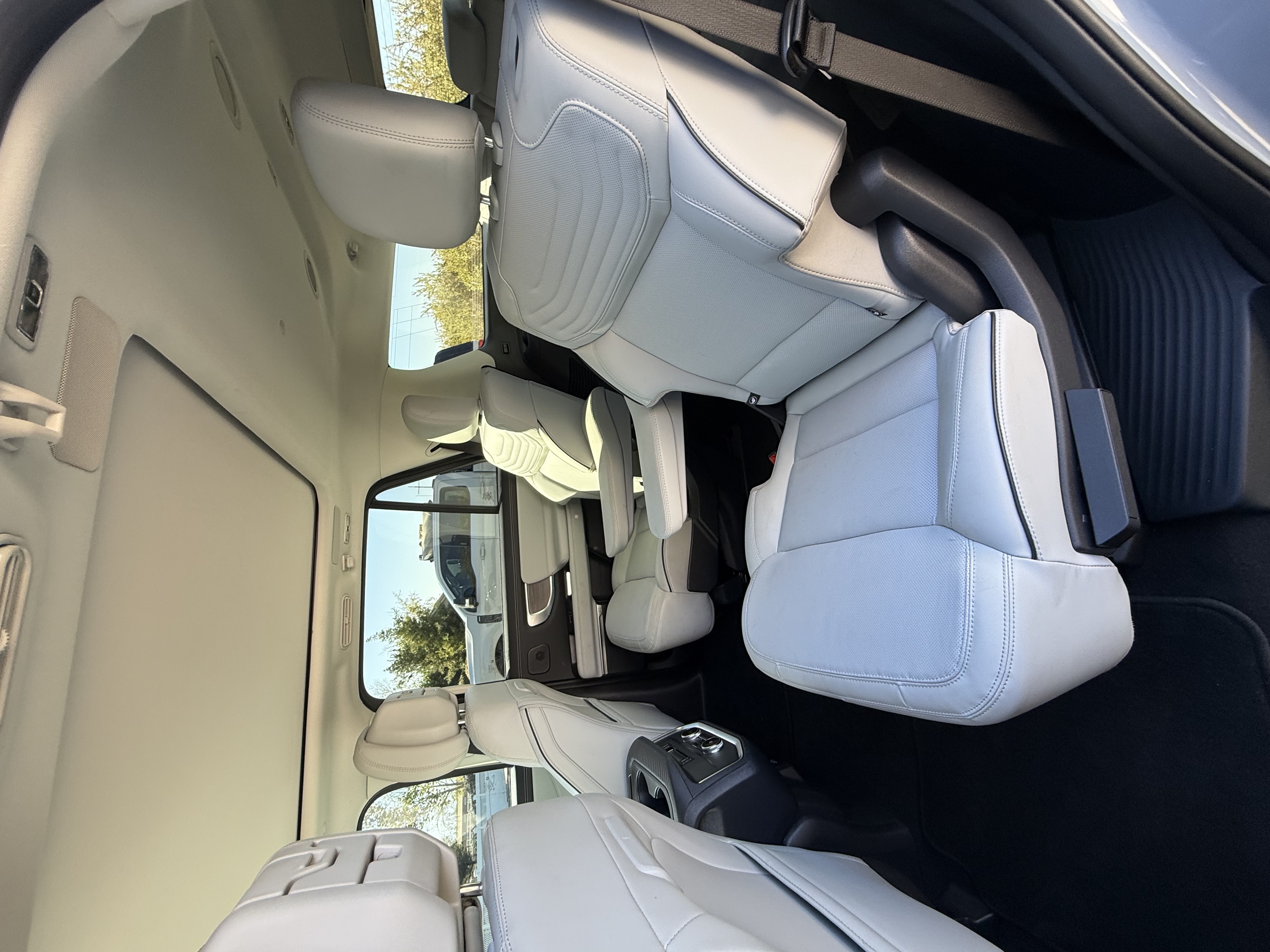 Used 2026 Ford Expedition Platinum w/ Platinum Ultimate Package AWD/4WD image 8