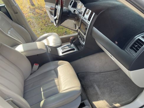 Used 2007 Chrysler 300 C w/ Protection Group II RWD image 14