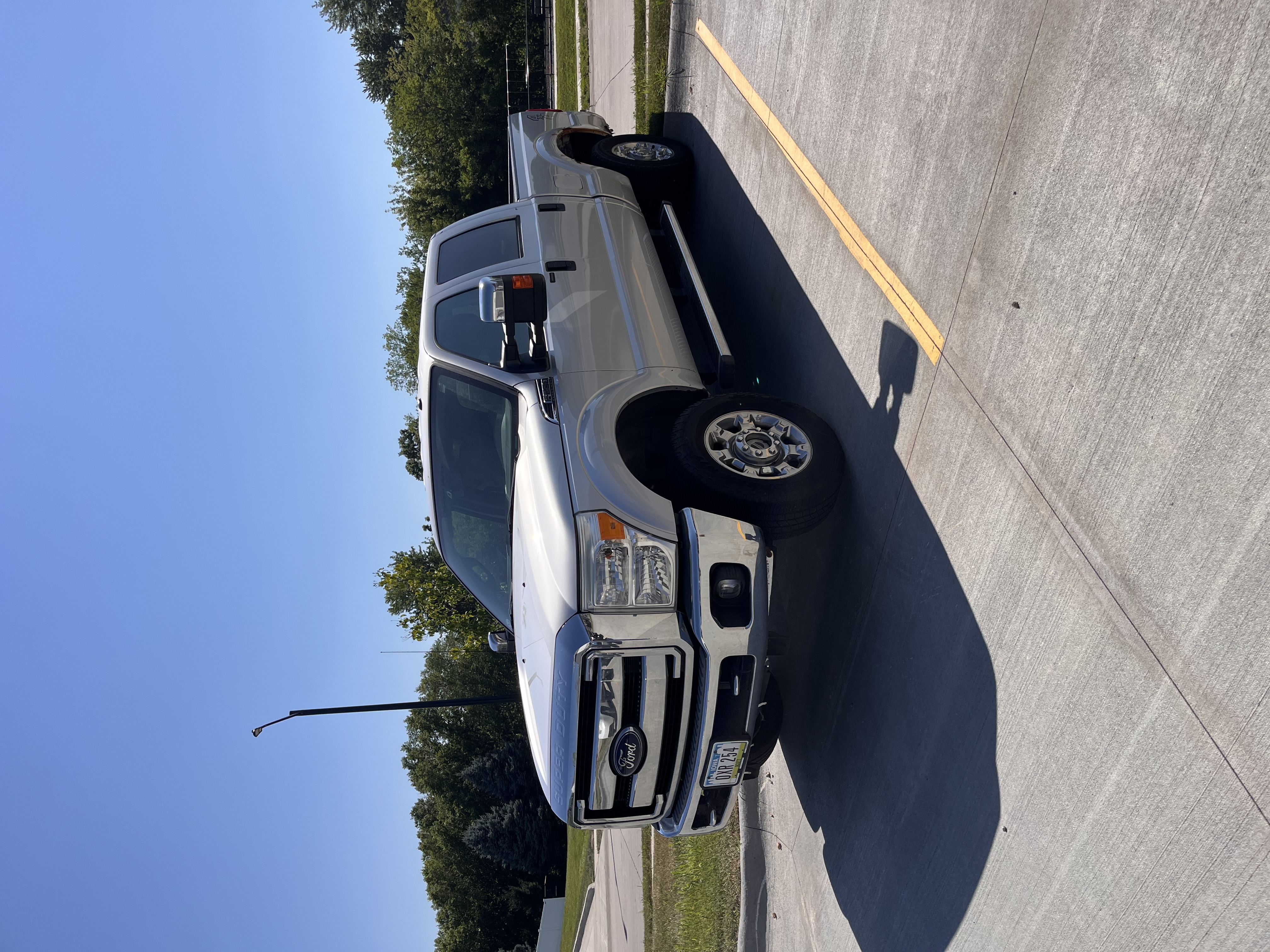 Used 2015 Ford F250 XLT w/ XLT Premium Package AWD/4WD image 1