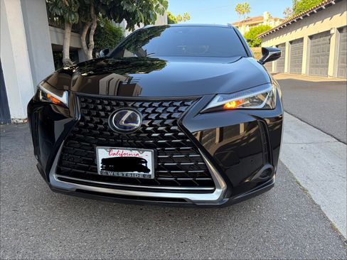 Used 2020 Lexus UX 250h w/ Premium Package AWD/4WD image 4