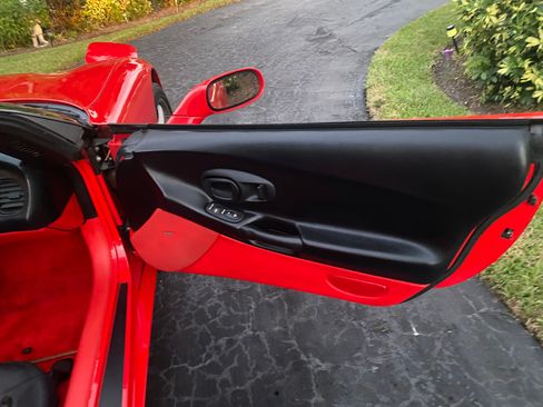 Used 2000 Chevrolet Corvette Convertible 2D w/ Memory Pkg image 26