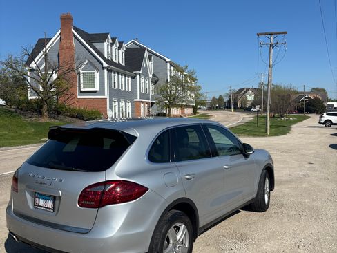 Used 2013 Porsche Cayenne S image 10